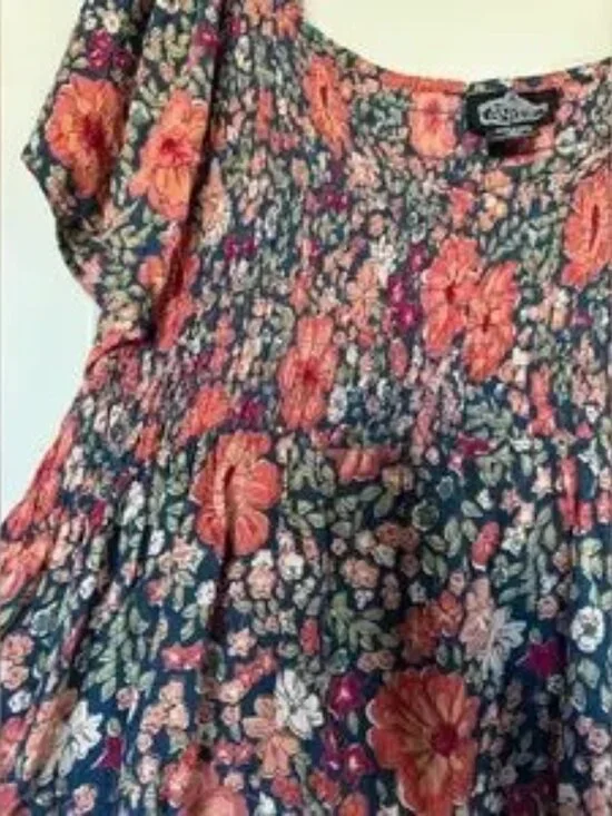 Floral Women's Top - Picture 3 of 4